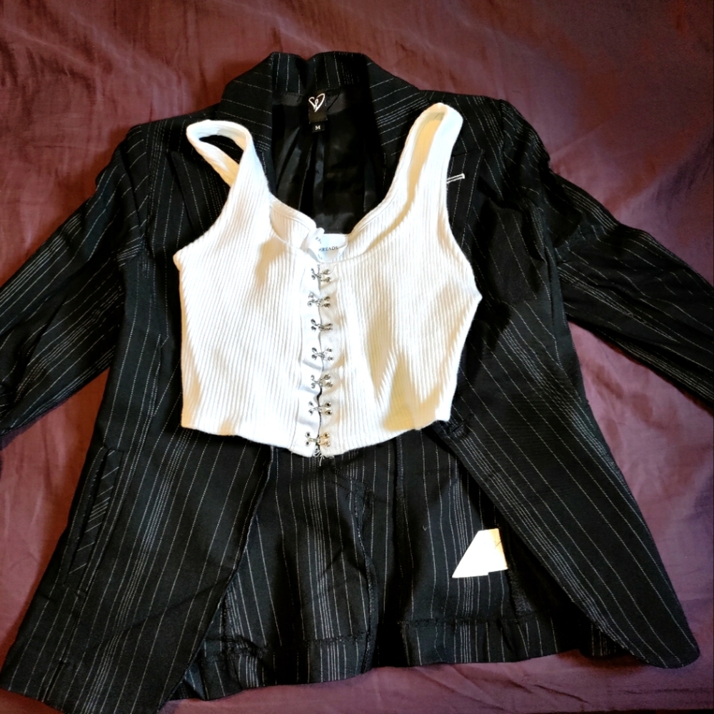 Crop top and women's top for a suit